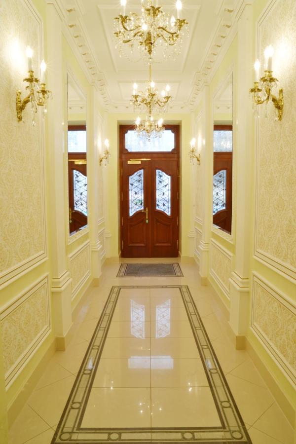 Apartma Premium การ์โลวีวารี ภายนอก รูปภาพ