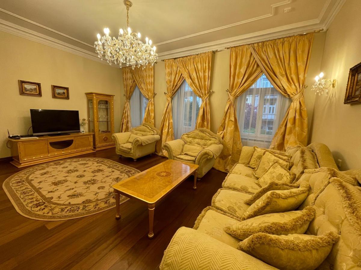 Apartma Premium การ์โลวีวารี ภายนอก รูปภาพ
