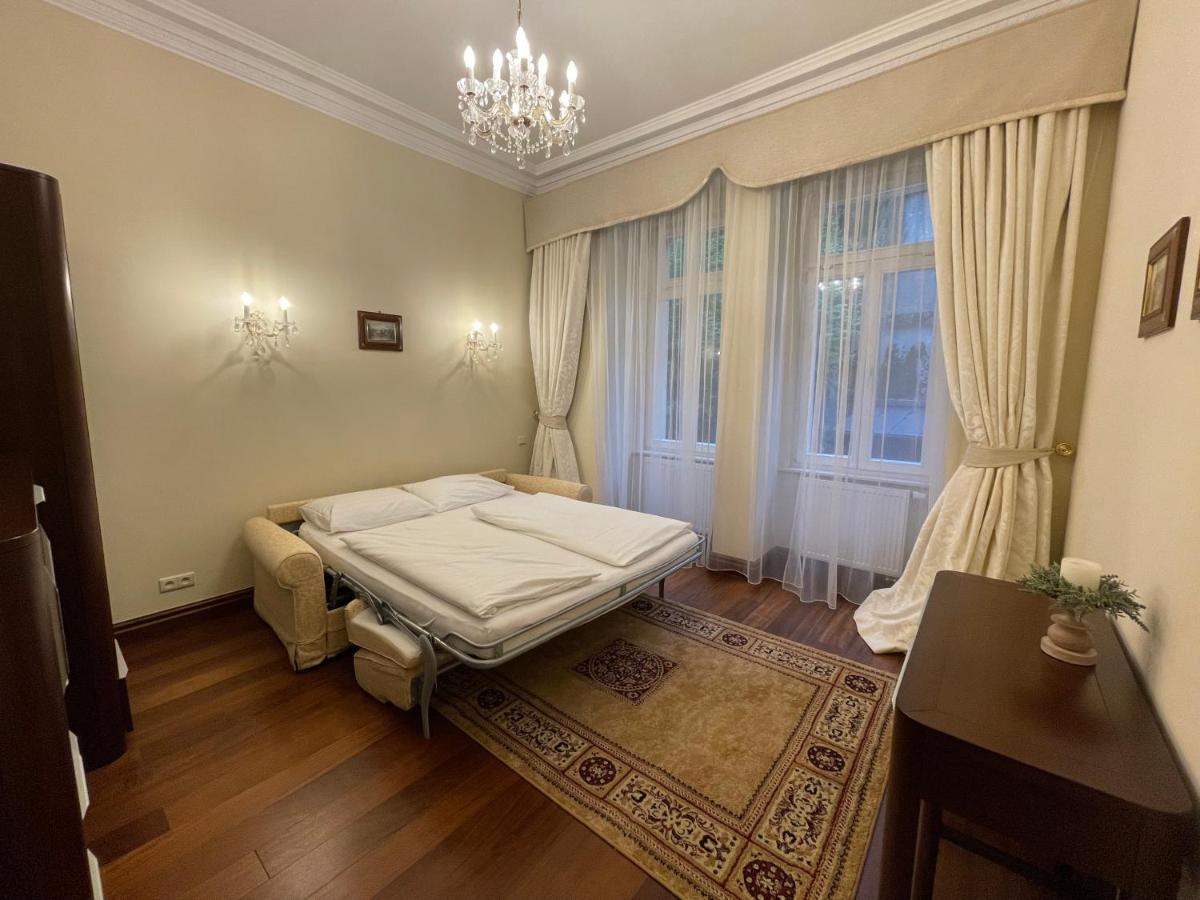 Apartma Premium การ์โลวีวารี ภายนอก รูปภาพ