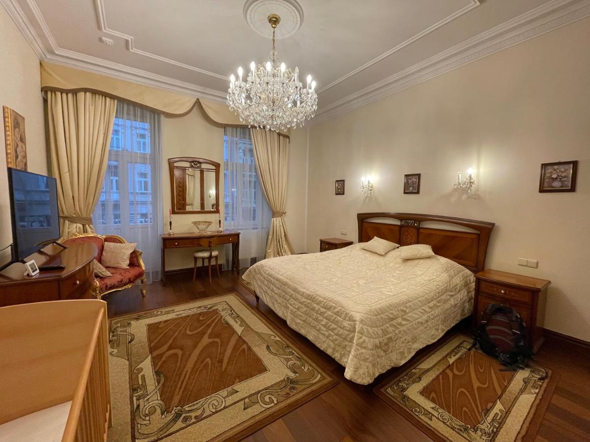 Apartma Premium การ์โลวีวารี ภายนอก รูปภาพ